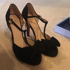 Cute heels with a bow